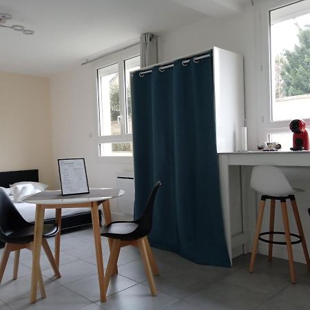 Studio Cosy Dans Residence Calme Et Privee Le Mans Room photo